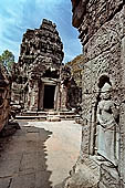 Ta Som temple - inside the first enclosure